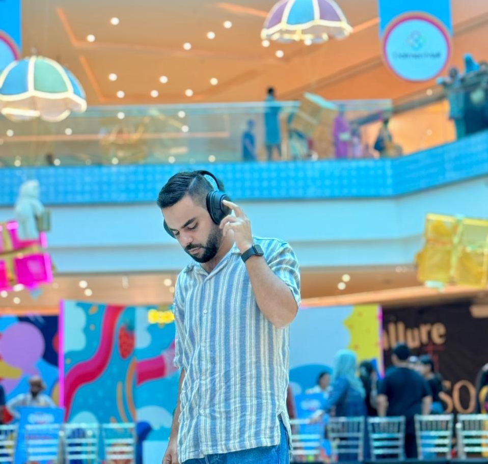 Haider Jamil founder of Drum Circle Pakistan, at Dolmen Mall